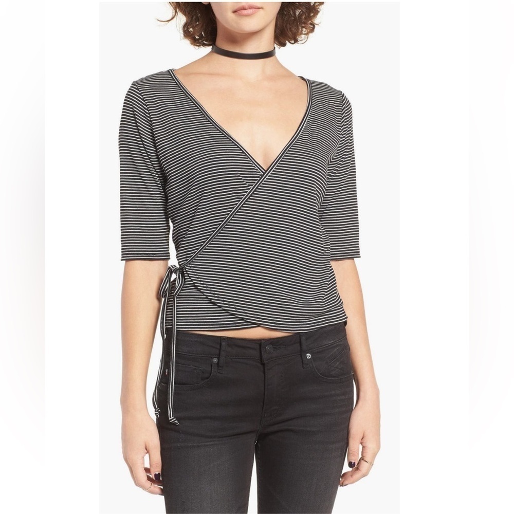 NWT BP Hiatus Stripe Cropped Wrap Tee Black & White